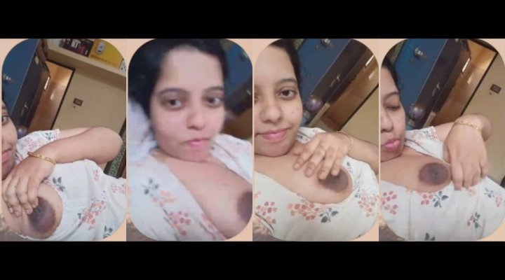 Horny Indian Mallu Bhabhi Play With Her Boob